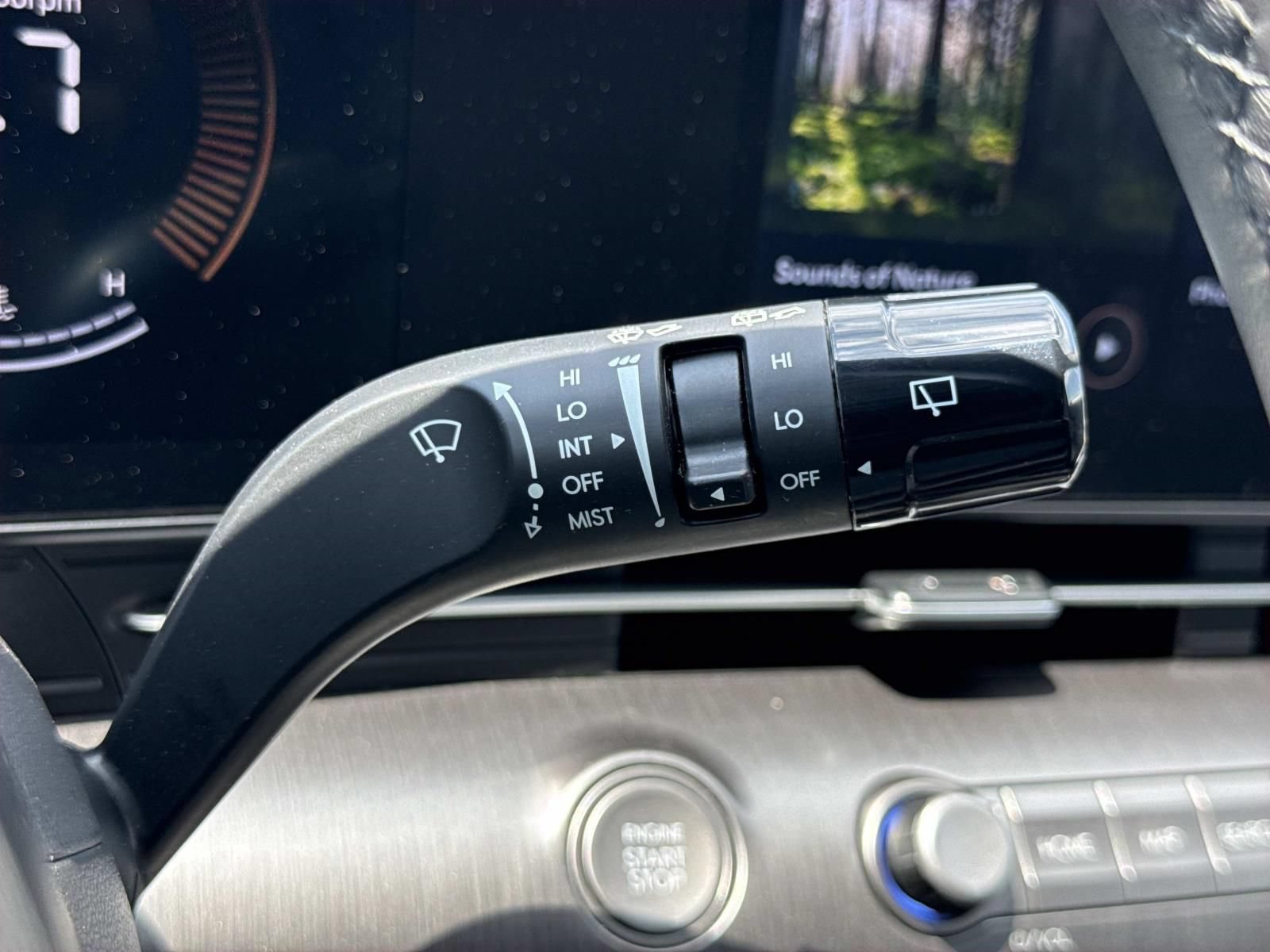 Used 2025 Hyundai Kona SEL AWD/4WD image 17