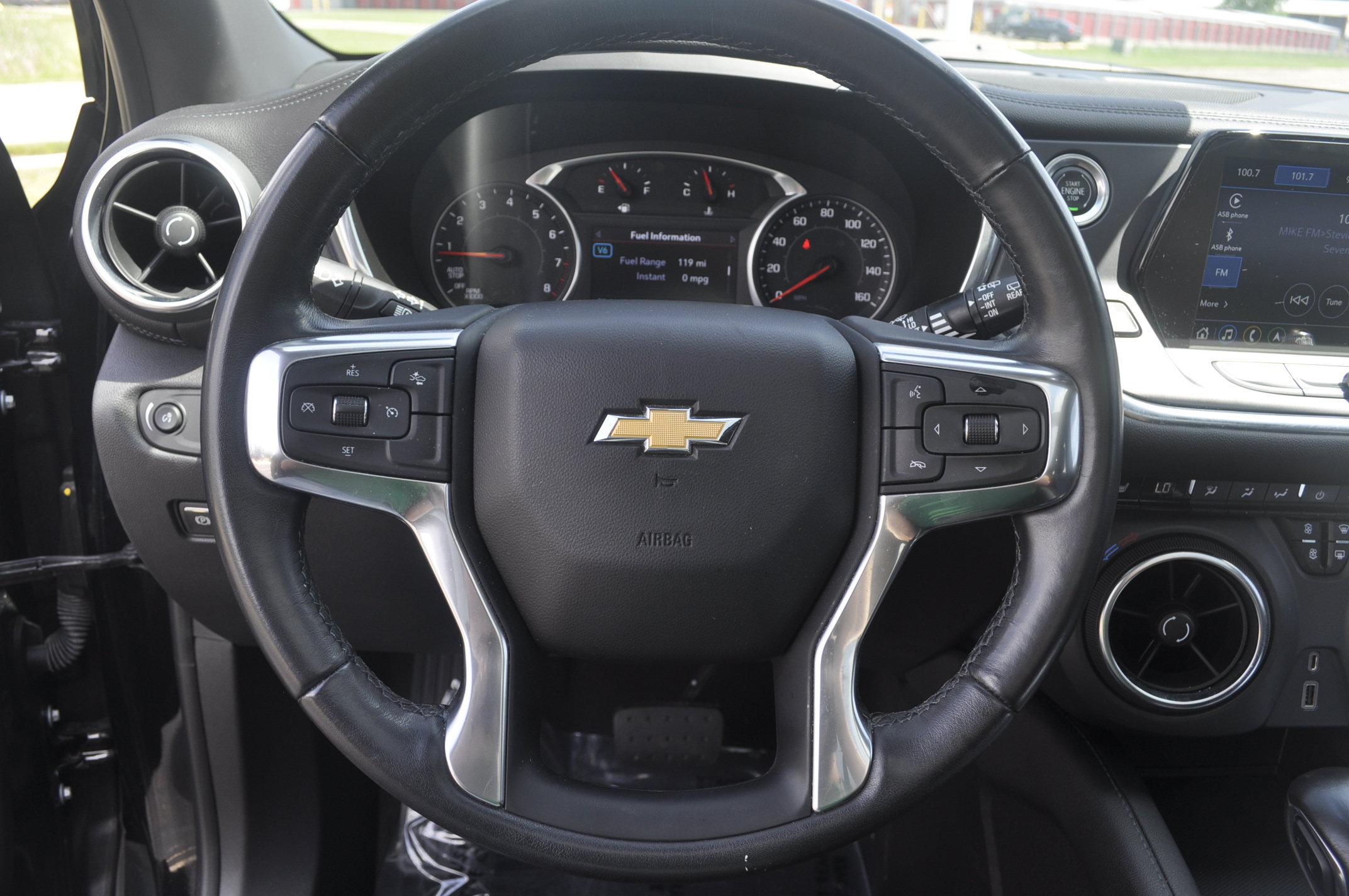 Used 2021 Chevrolet Blazer LT w/ Sound & Technology Package FWD image 19