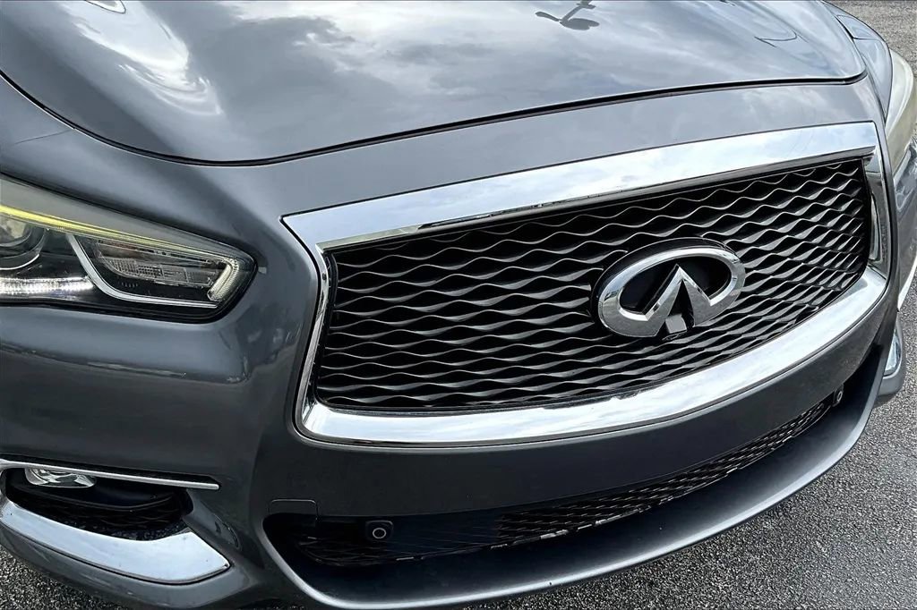 Used 2019 INFINITI QX60 Luxe w/ Essential Package image 31