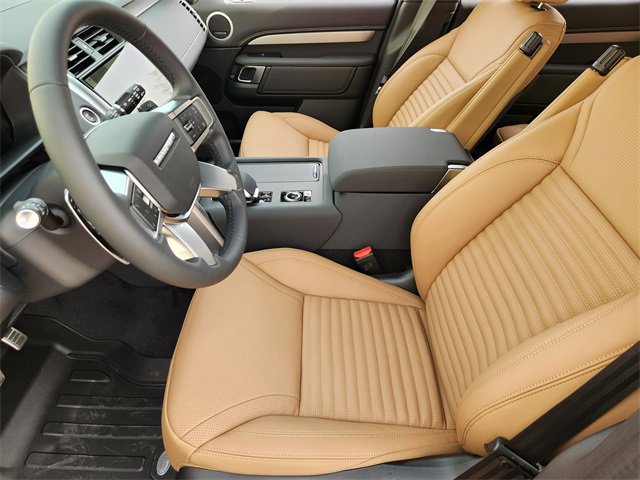 New 2026 Land Rover Discovery Limited Edition image 9
