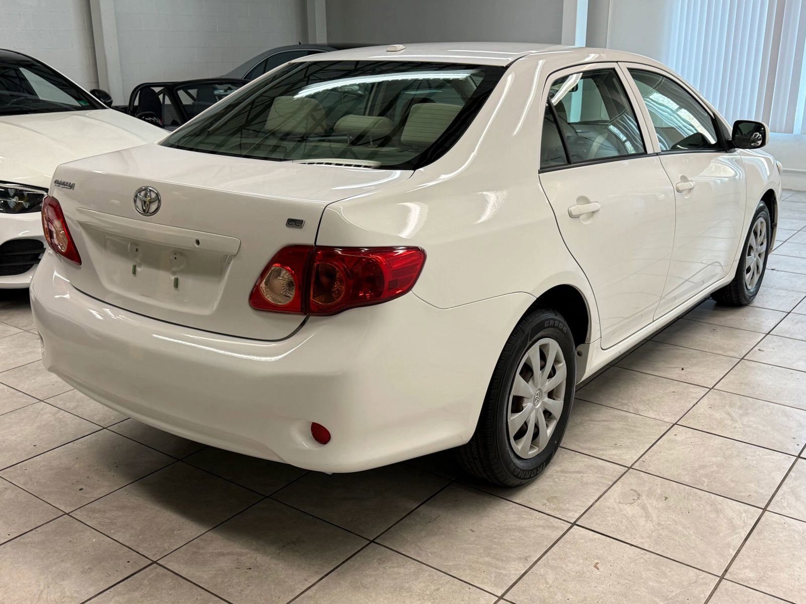 Used 2010 Toyota Corolla LE image 9