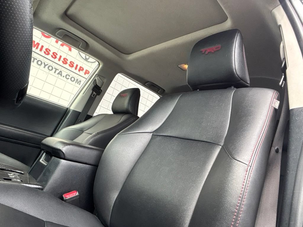 Used 2021 Toyota 4Runner TRD Off-Road Premium w/ Moonroof Package AWD/4WD image 10