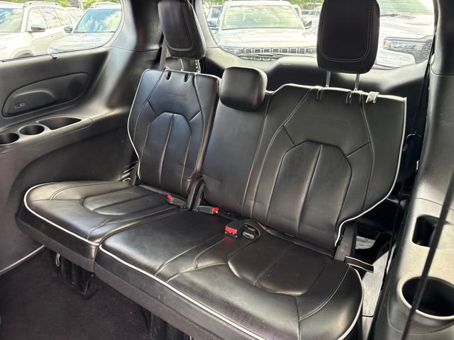 Used 2025 Chrysler Pacifica Limited FWD image 27