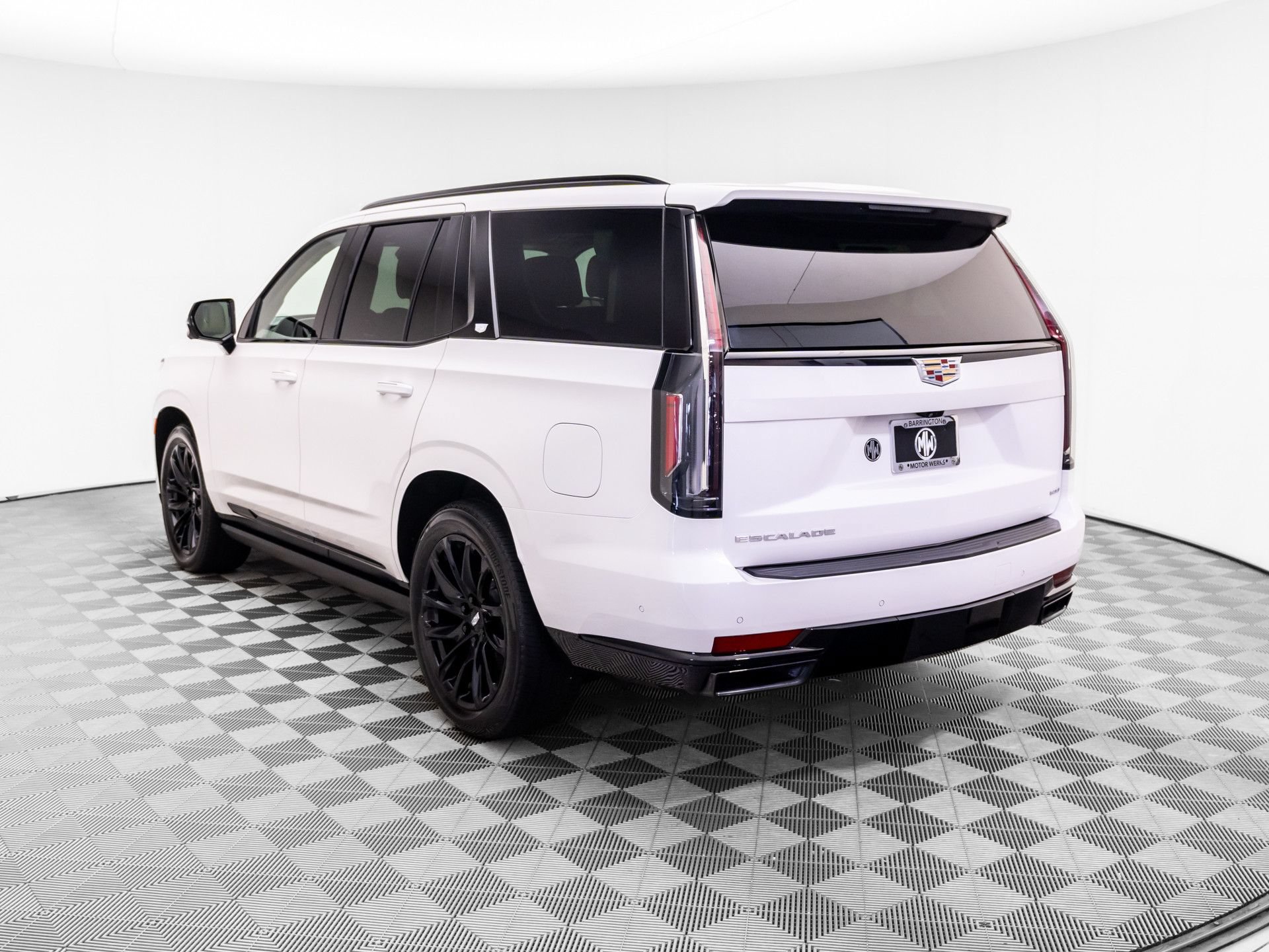 Used 2024 Cadillac Escalade Sport Platinum w/ LPO, ONYX Package AWD/4WD image 3