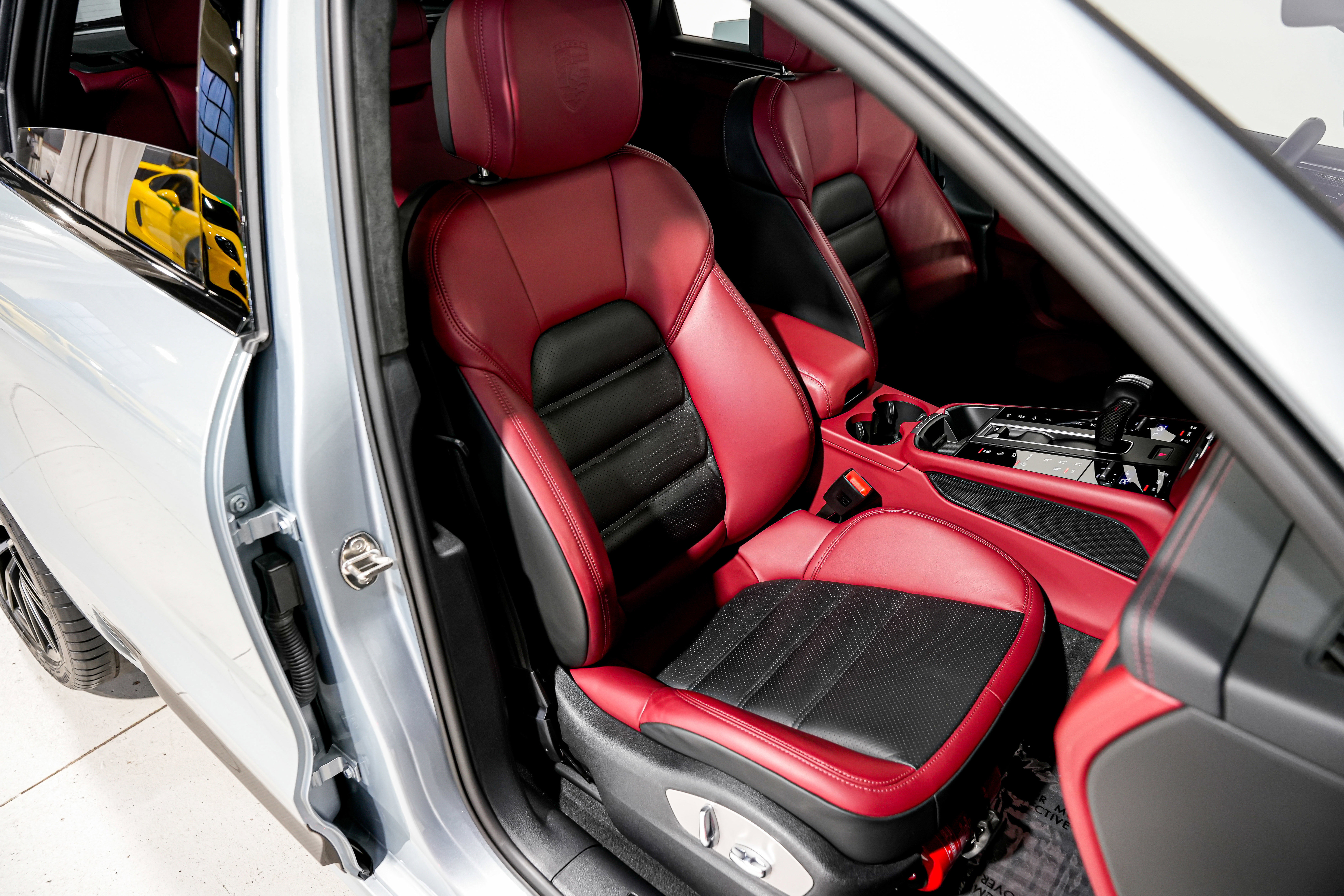 Used 2022 Porsche Macan GTS w/ Sport Chrono Package image 27