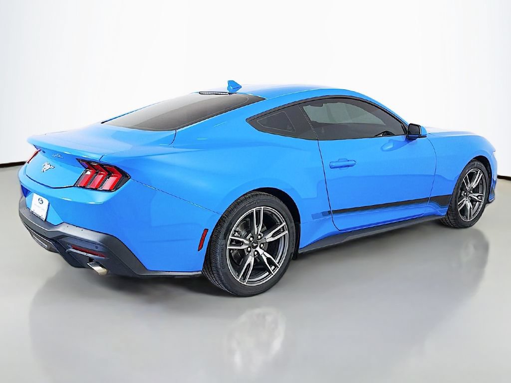 Used 2025 Ford Mustang Coupe RWD image 9