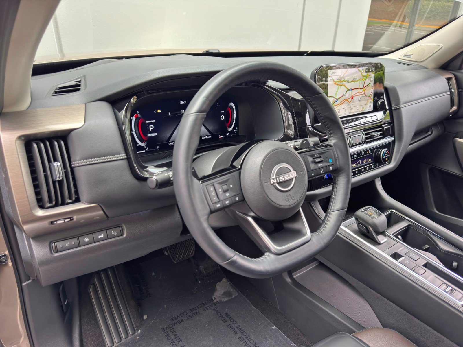 Used 2024 Nissan Pathfinder Platinum FWD image 13