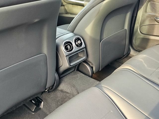 New 2026 Mercedes-Benz C 300 4MATIC Sedan image 18