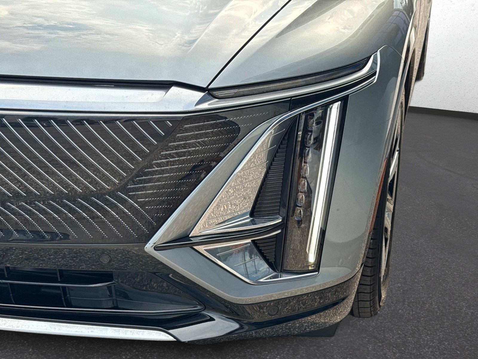 Used 2024 Cadillac Lyriq Tech w/ LPO, Floor Liner Package RWD image 9
