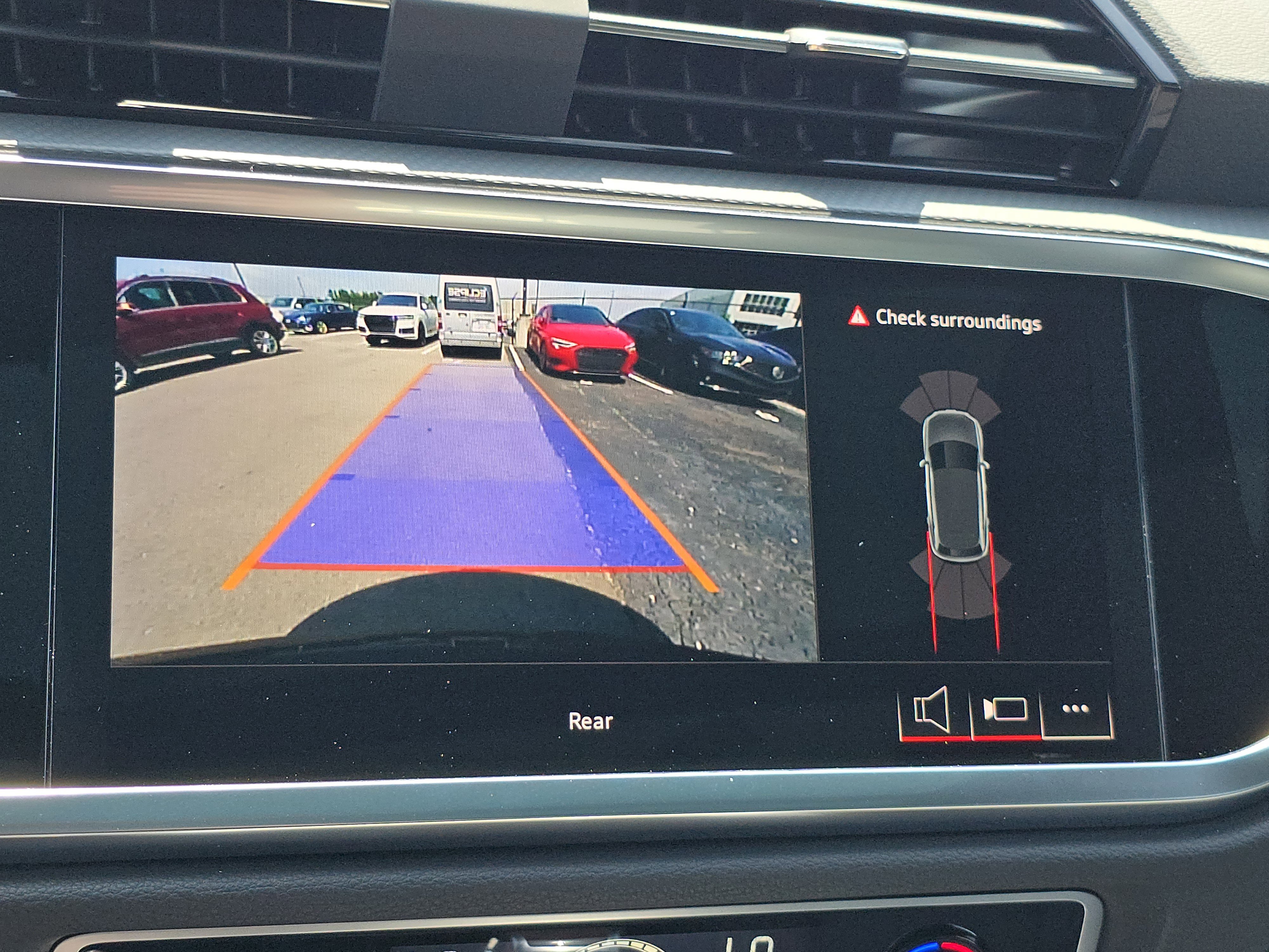 New 2025 Audi Q3 2.0T Premium image 26