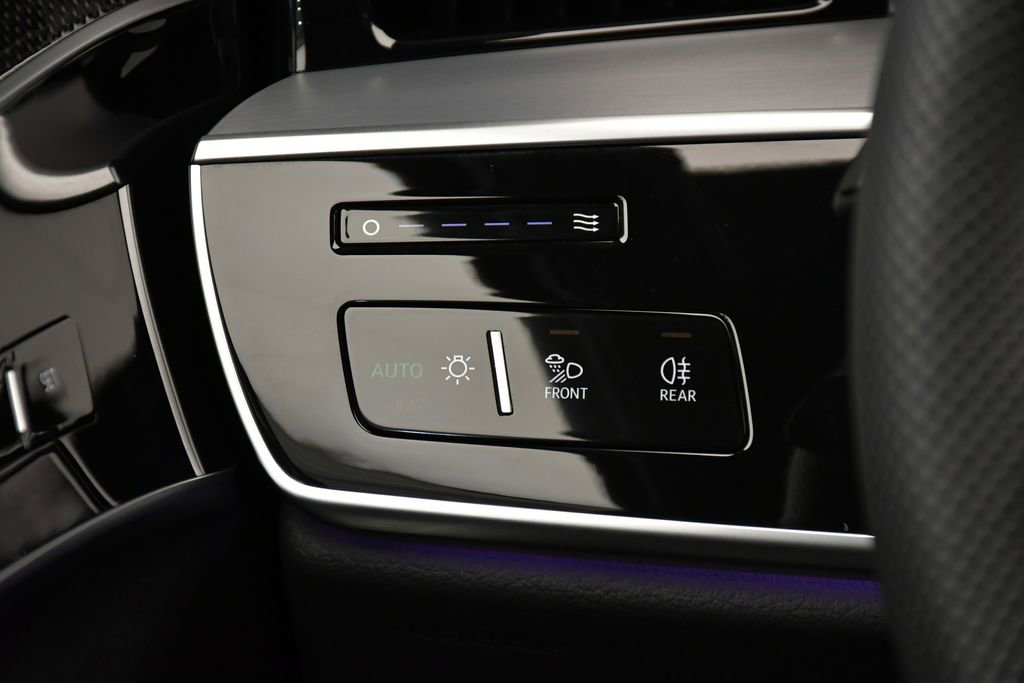 Used 2025 Audi S8 image 19