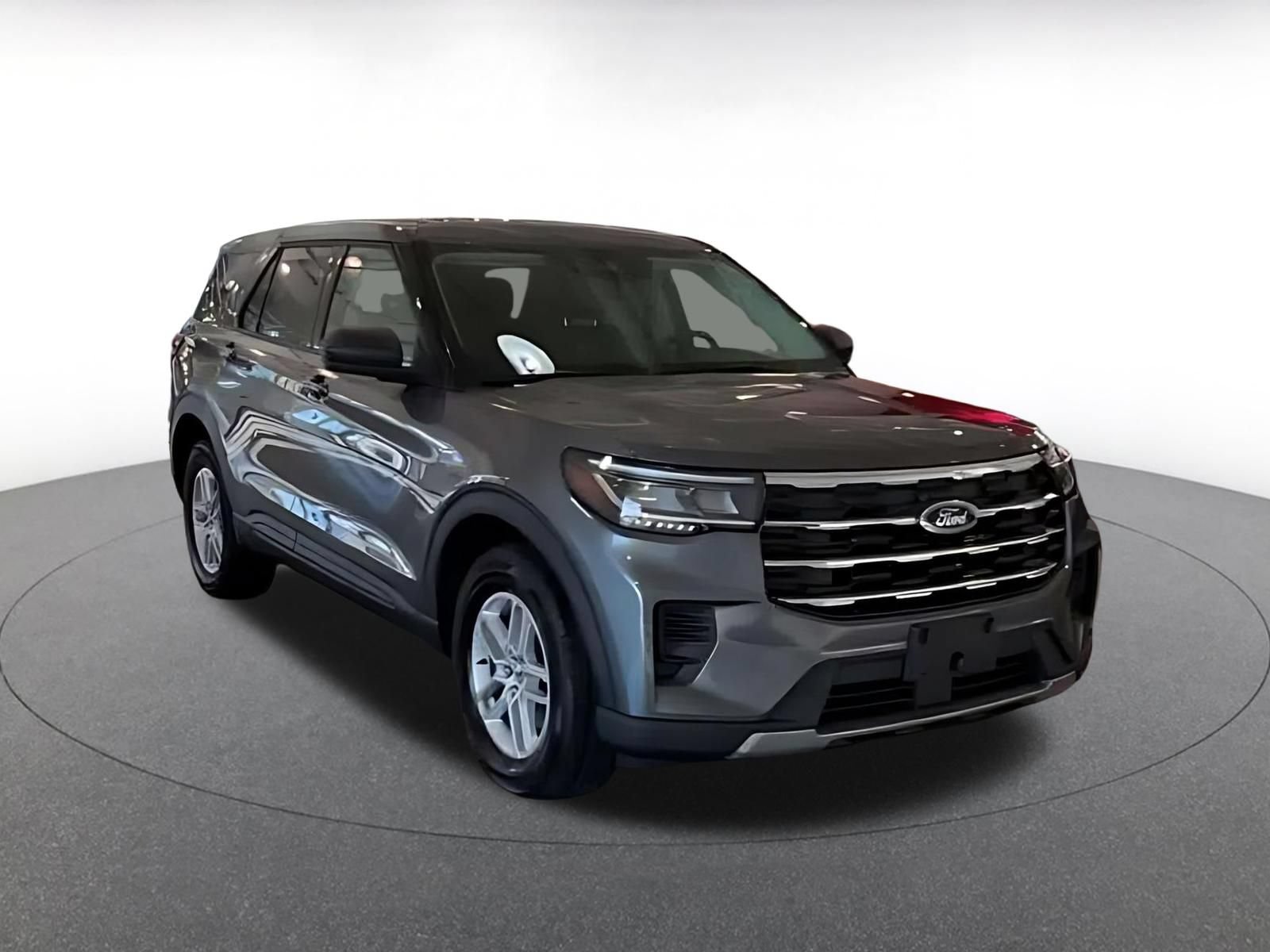 Used 2026 Ford Explorer Active AWD/4WD image 3