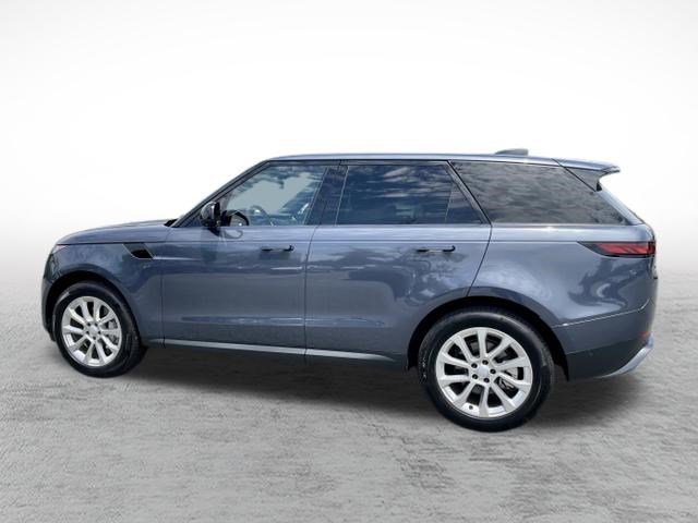 Used 2025 Land Rover Range Rover Sport AWD/4WD image 5