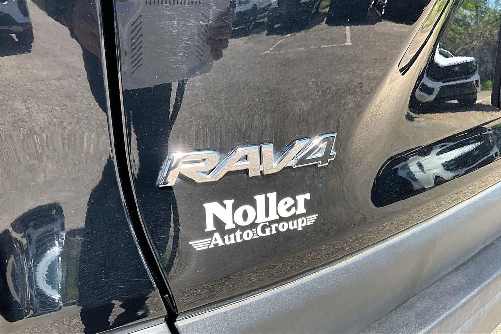 Used 2025 Toyota RAV4 XLE AWD/4WD image 8