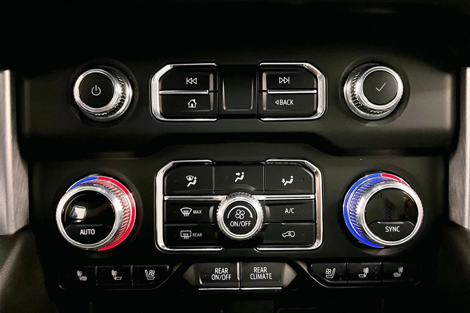 Used 2023 GMC Yukon SLT w/ SLT Premium Package RWD image 34