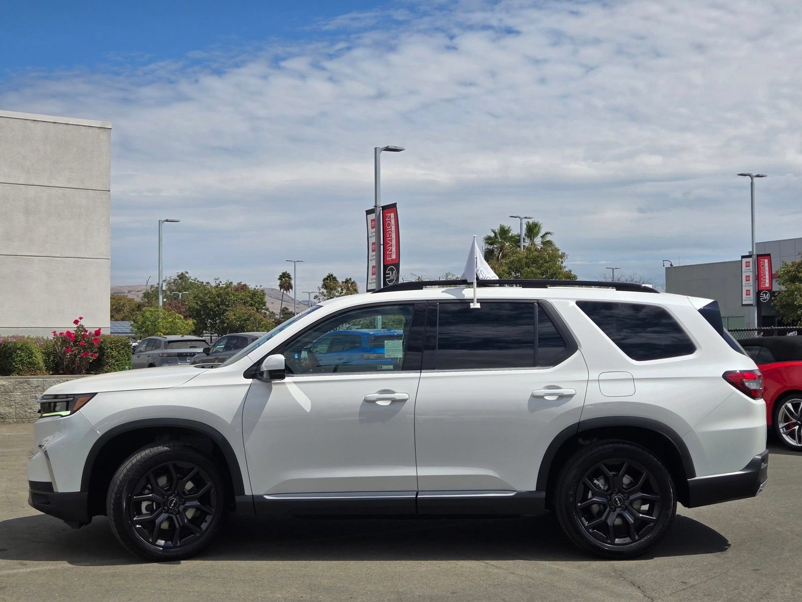 Certified 2025 Honda Pilot Touring image 4