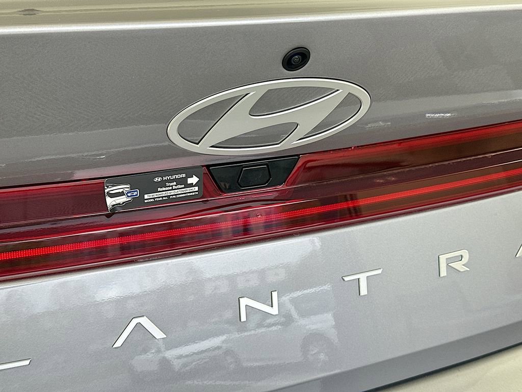 New 2026 Hyundai Elantra Limited image 21