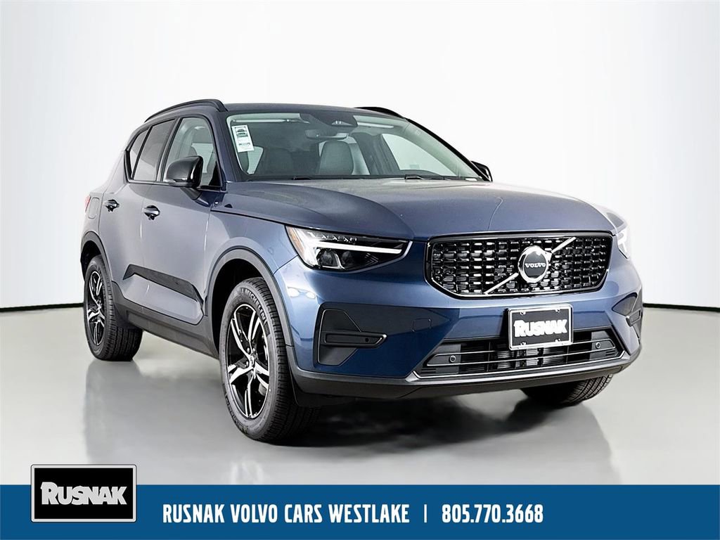 New 2026 Volvo XC40 B4 Core