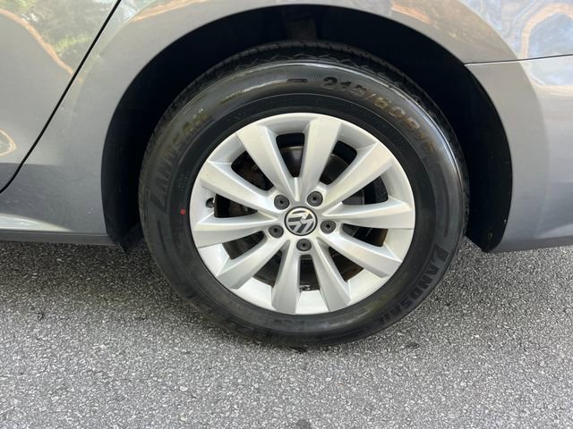 Used 2014 Volkswagen Passat Wolfsburg Edition image 32