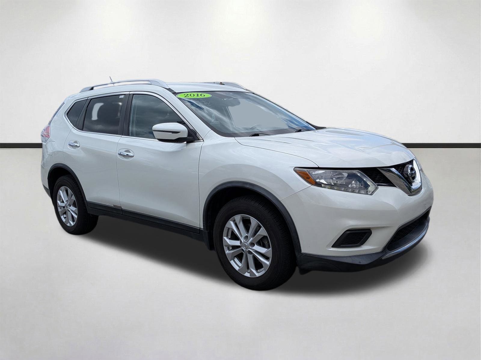 Used 2016 Nissan Rogue SV