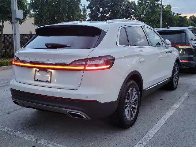 Used 2022 Lincoln Nautilus FWD w/ Premium Package image 5