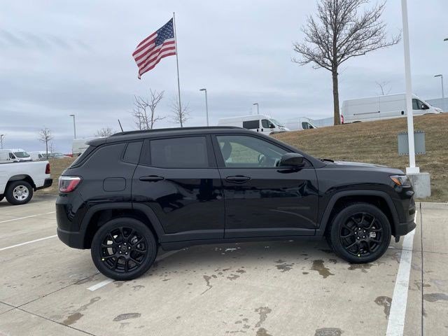 New 2026 Jeep Compass Latitude AWD/4WD image 7