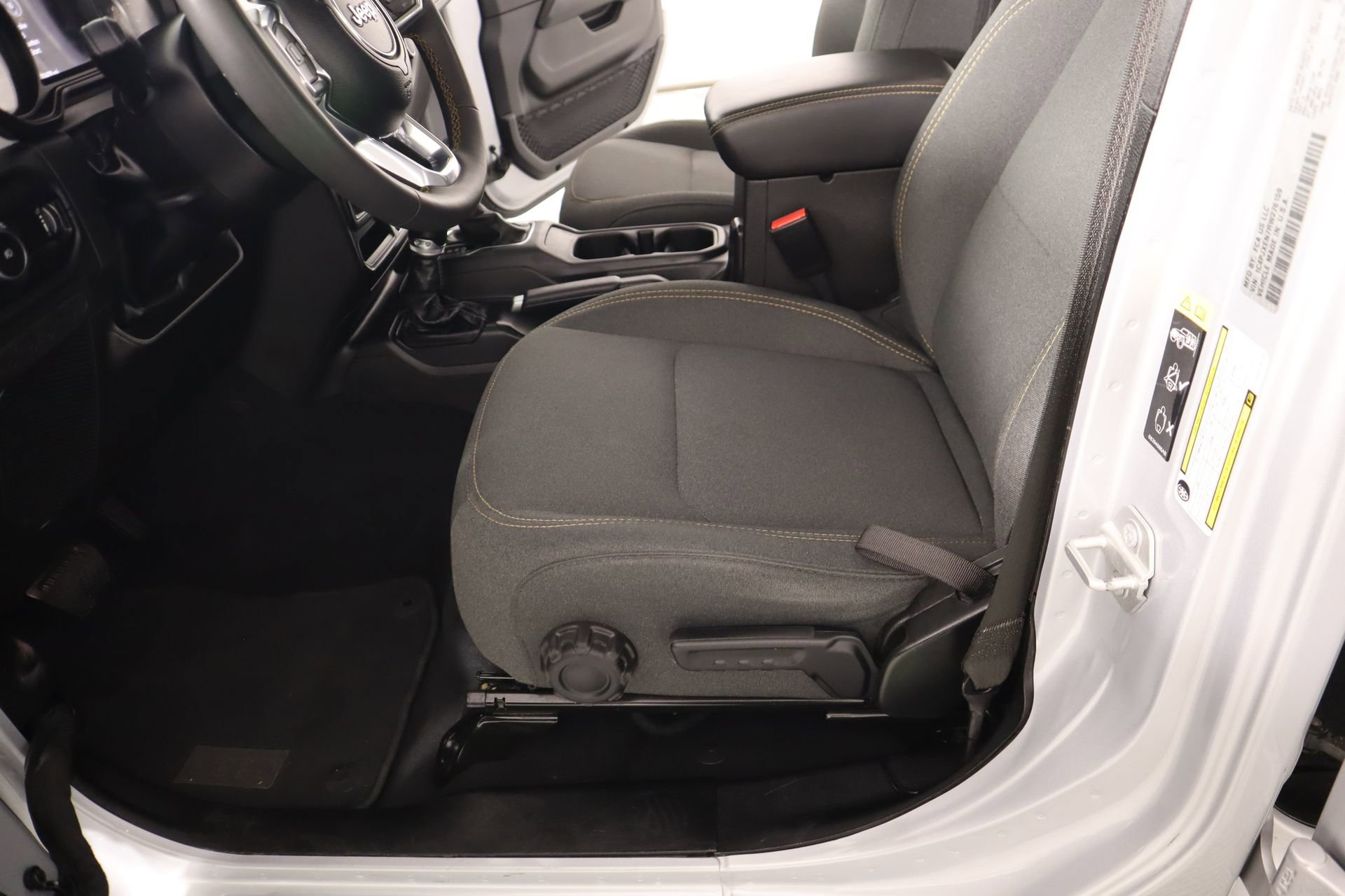 Used 2024 Jeep Wrangler Sahara AWD/4WD image 11