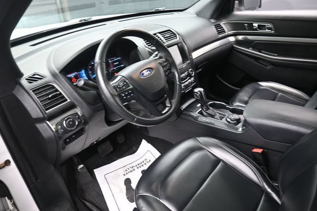 Used 2019 Ford Explorer XLT w/ Equipment Group 202A AWD/4WD image 18