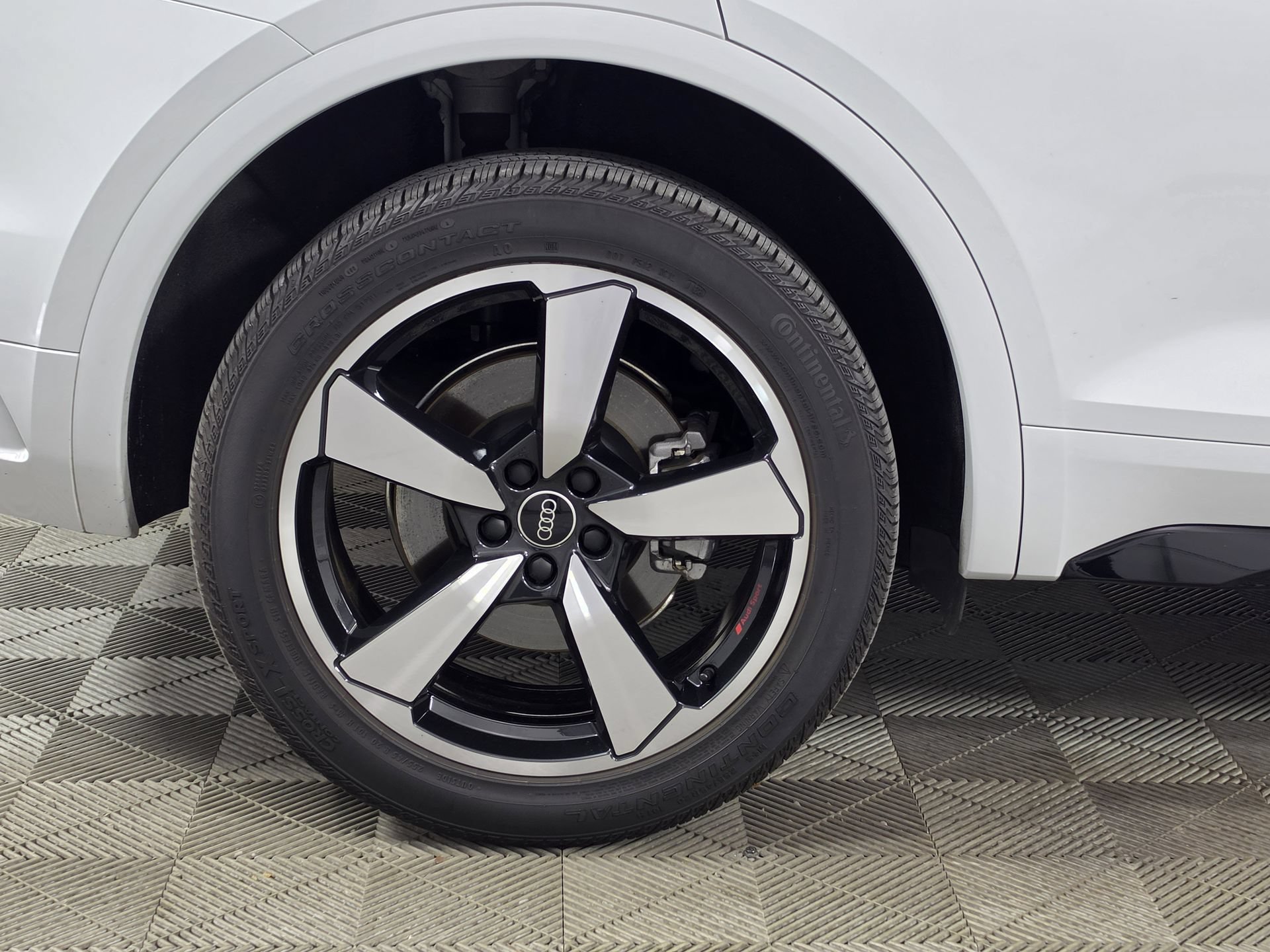 Certified 2023 Audi Q5 2.0T Premium Plus w/ Premium Plus Package AWD/4WD image 9