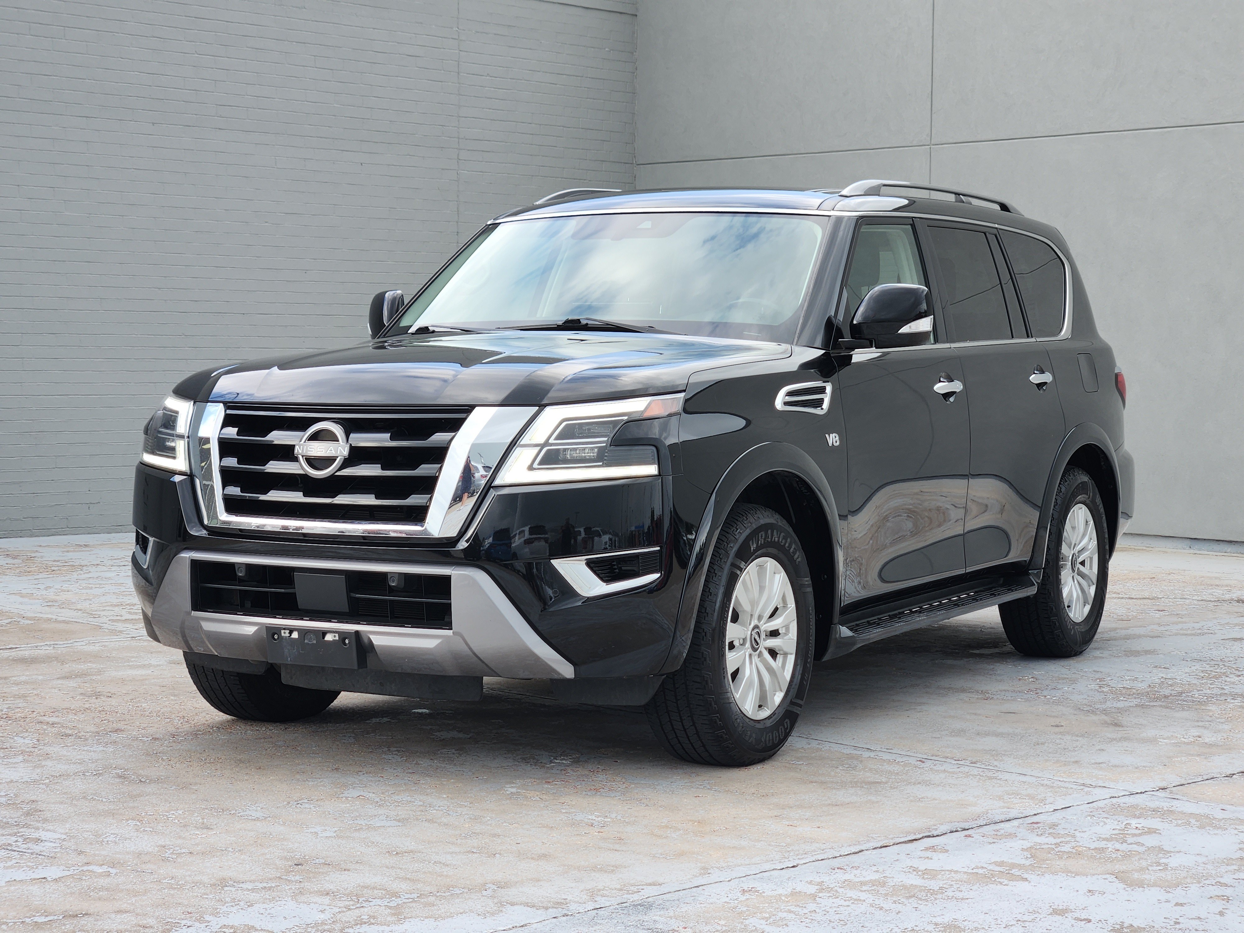 Used 2022 Nissan Armada SV AWD/4WD image 3