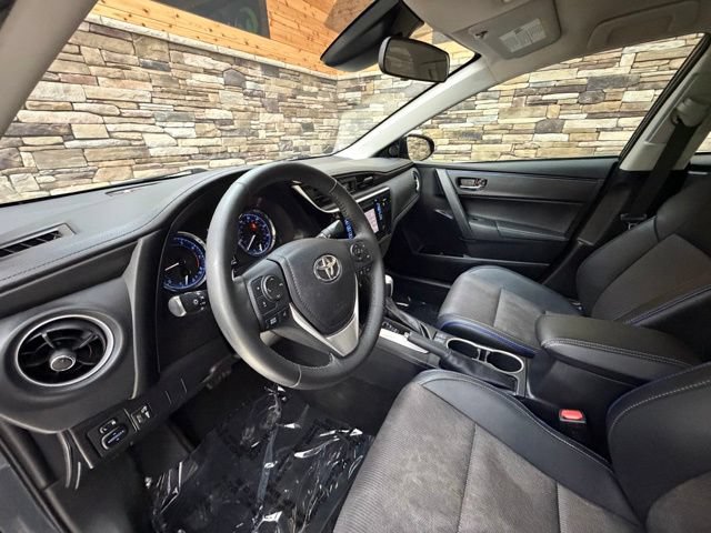 Used 2017 Toyota Corolla SE w/ Carpet Mat Package (TMS) FWD image 12