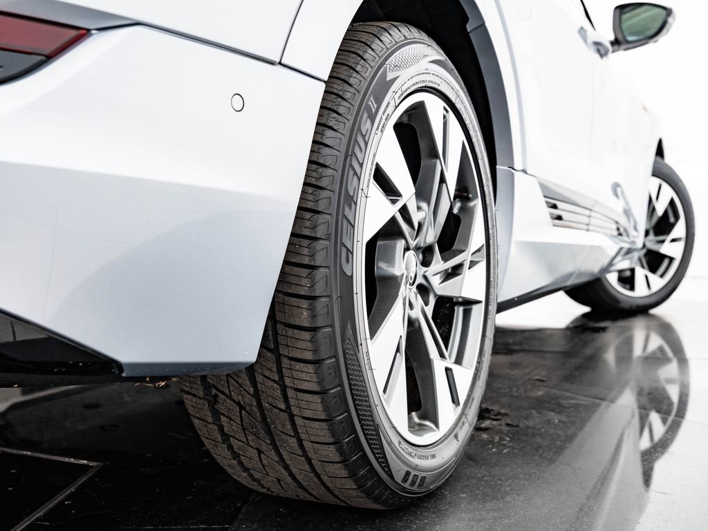 Used 2021 Audi e-tron Premium w/ Convenience Plus Package AWD/4WD image 49