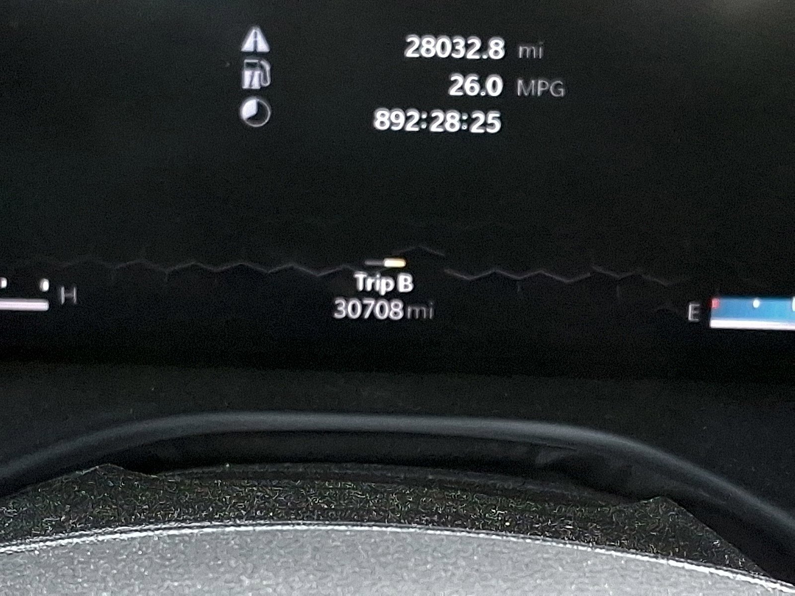 Used 2025 Jeep Compass Trailhawk w/ Trailhawk Elite Group image 17