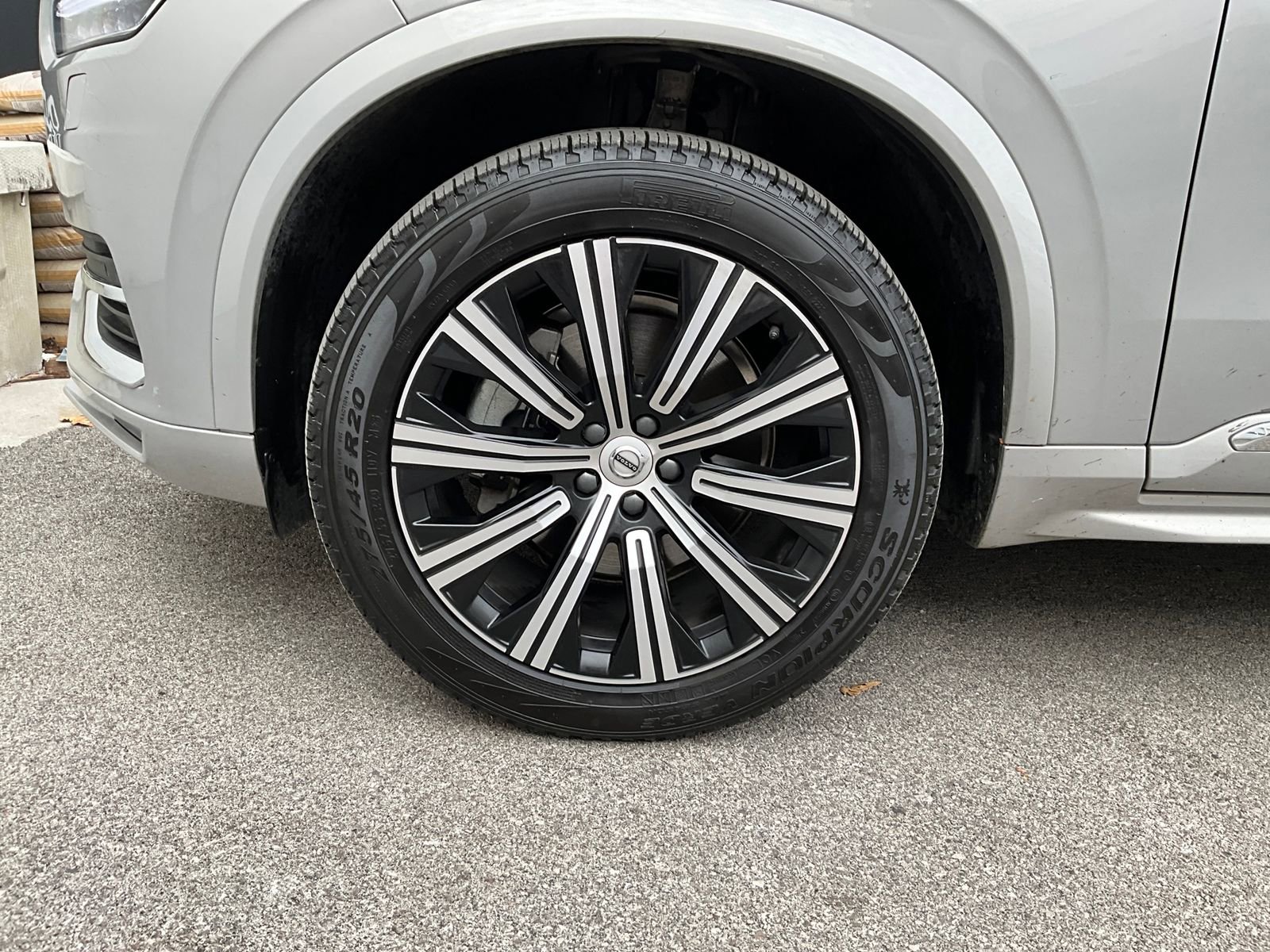 Certified 2024 Volvo XC90 B6 Core w/ Protection Package Premier image 35