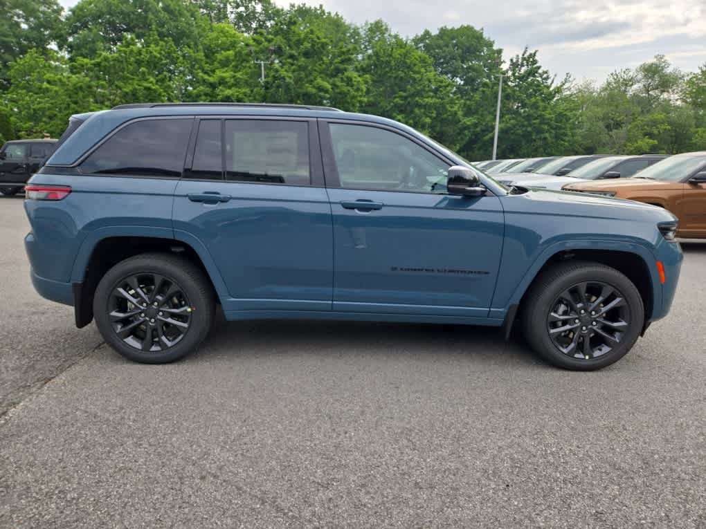 New 2026 Jeep Grand Cherokee Limited AWD/4WD image 3