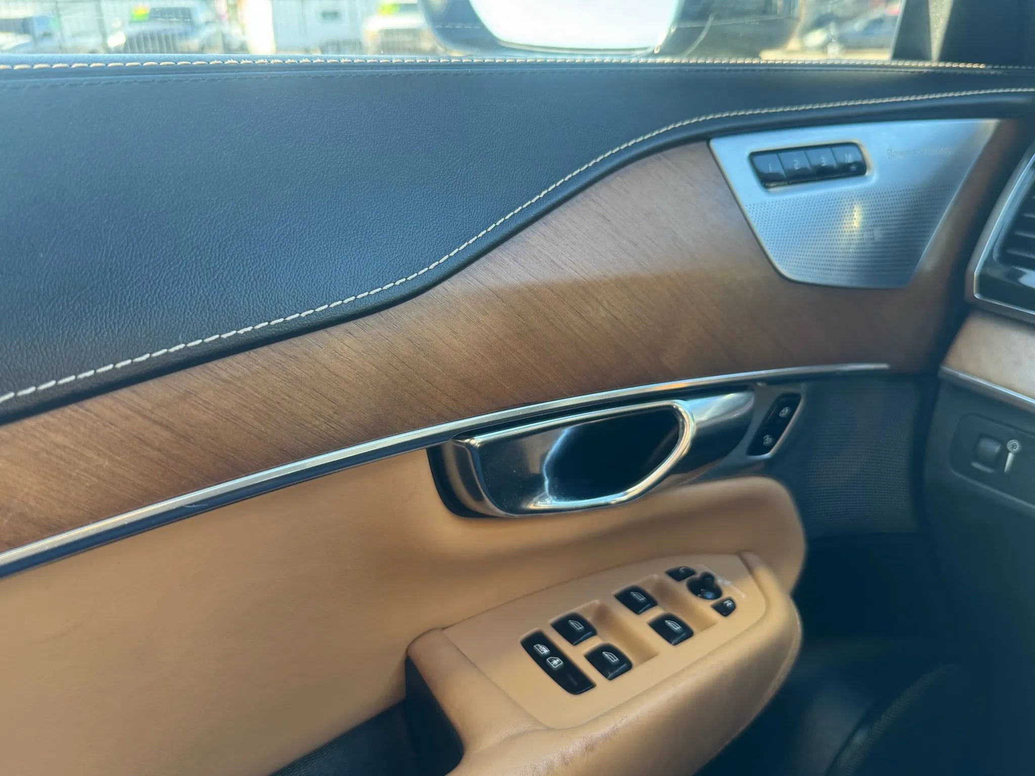 Used 2016 Volvo XC90 T6 image 12