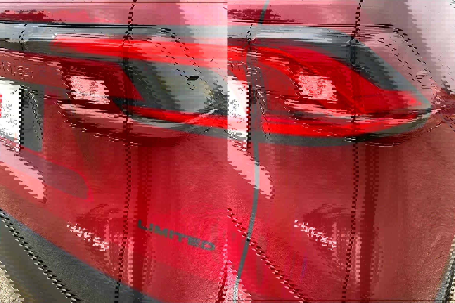 Used 2024 Toyota Grand Highlander Limited image 29