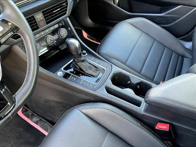 Used 2021 Volkswagen Jetta SE w/ SE Cold Weather Package FWD image 14