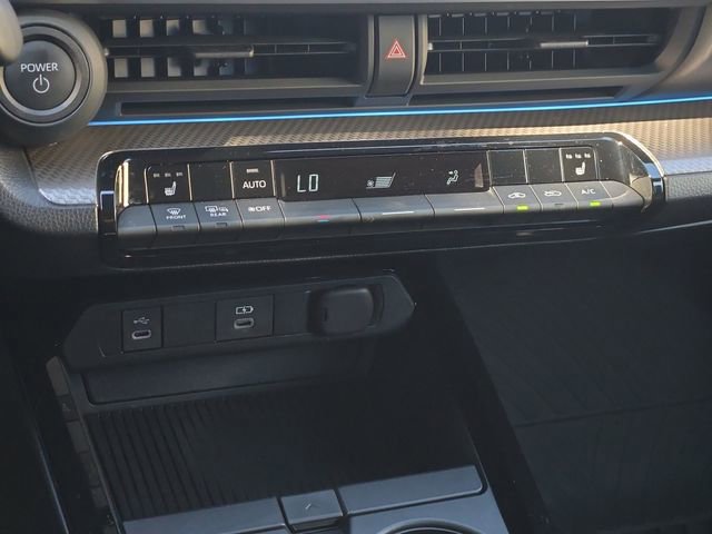 Used 2025 Toyota Prius XLE image 21