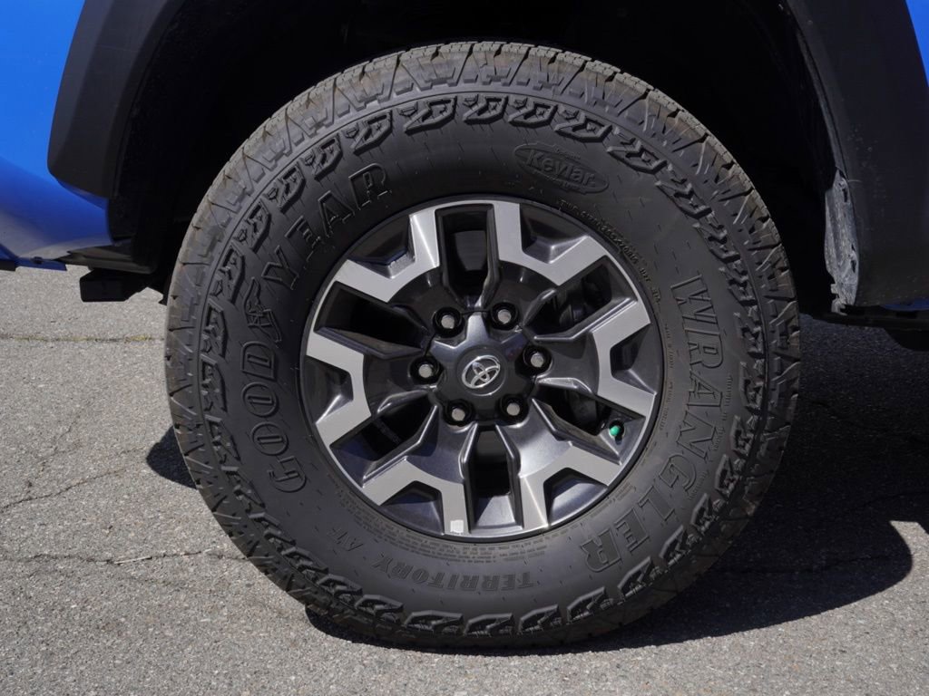 Used 2021 Toyota Tacoma TRD Off-Road w/ TRD Premium Off Road Package AWD/4WD image 7