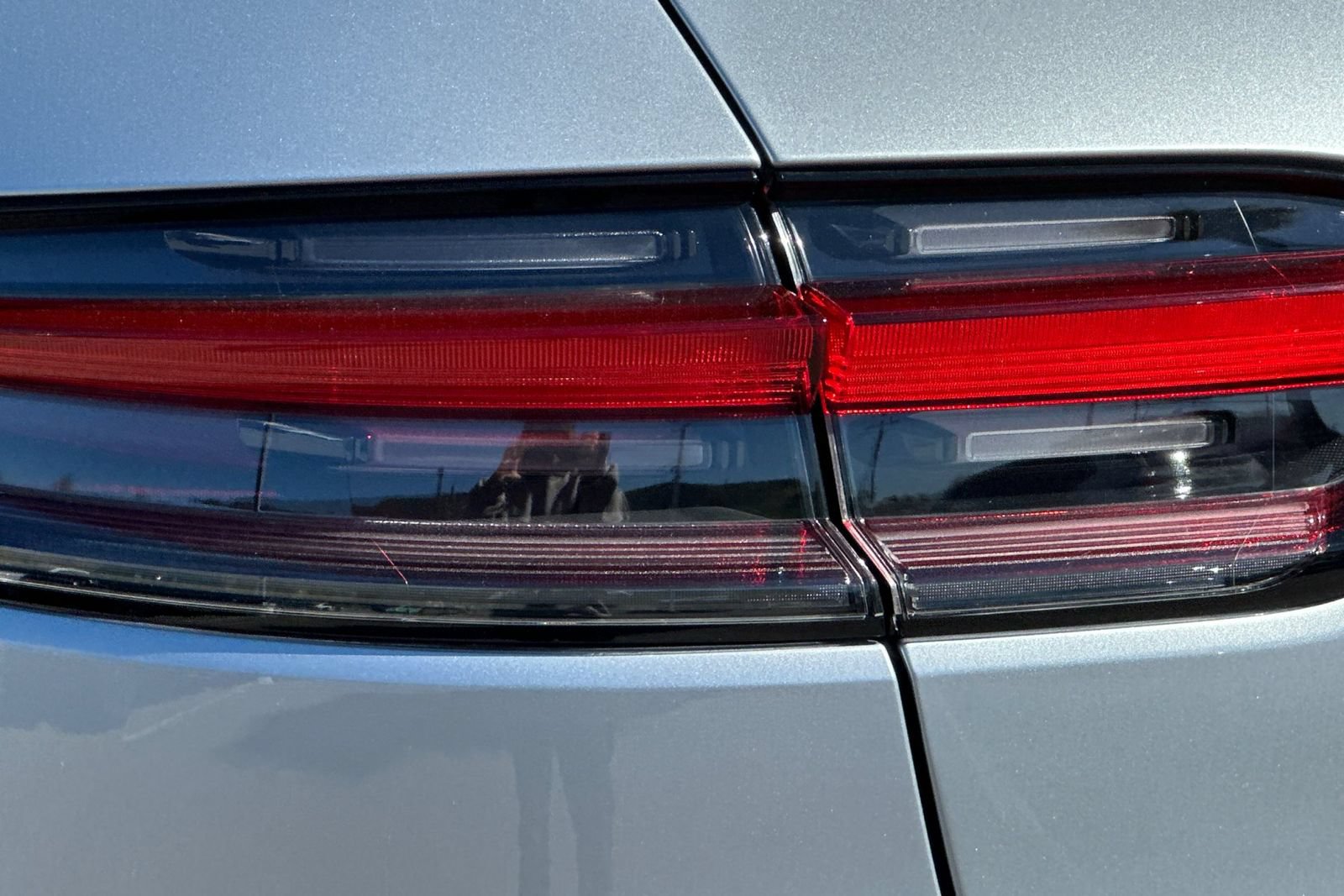 Used 2025 Porsche Macan AWD/4WD image 38