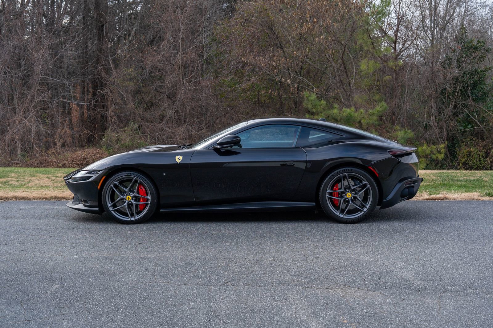 Certified 2022 Ferrari Roma image 3