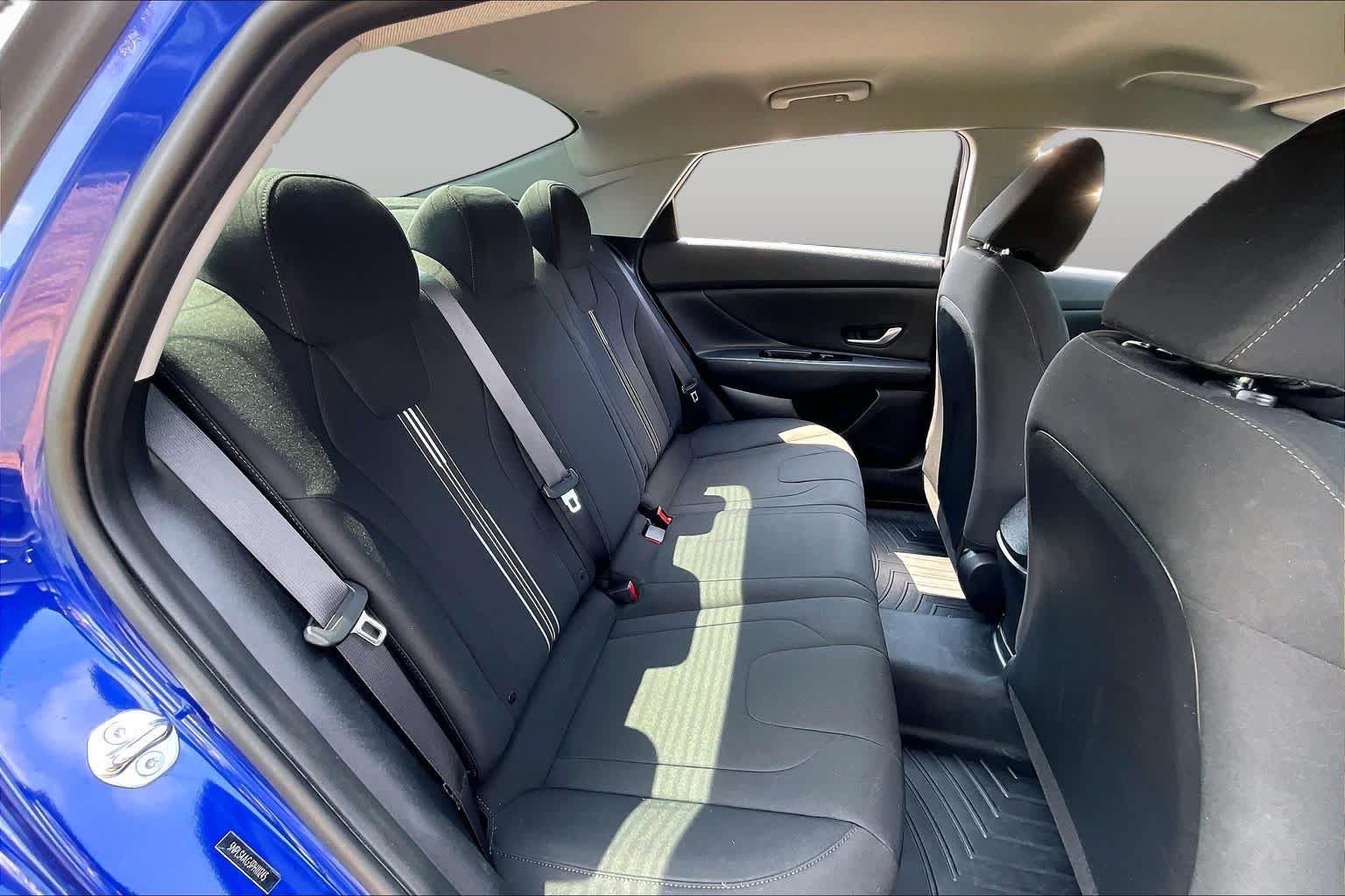 Used 2023 Hyundai Elantra SEL w/ Convenience Package FWD image 19