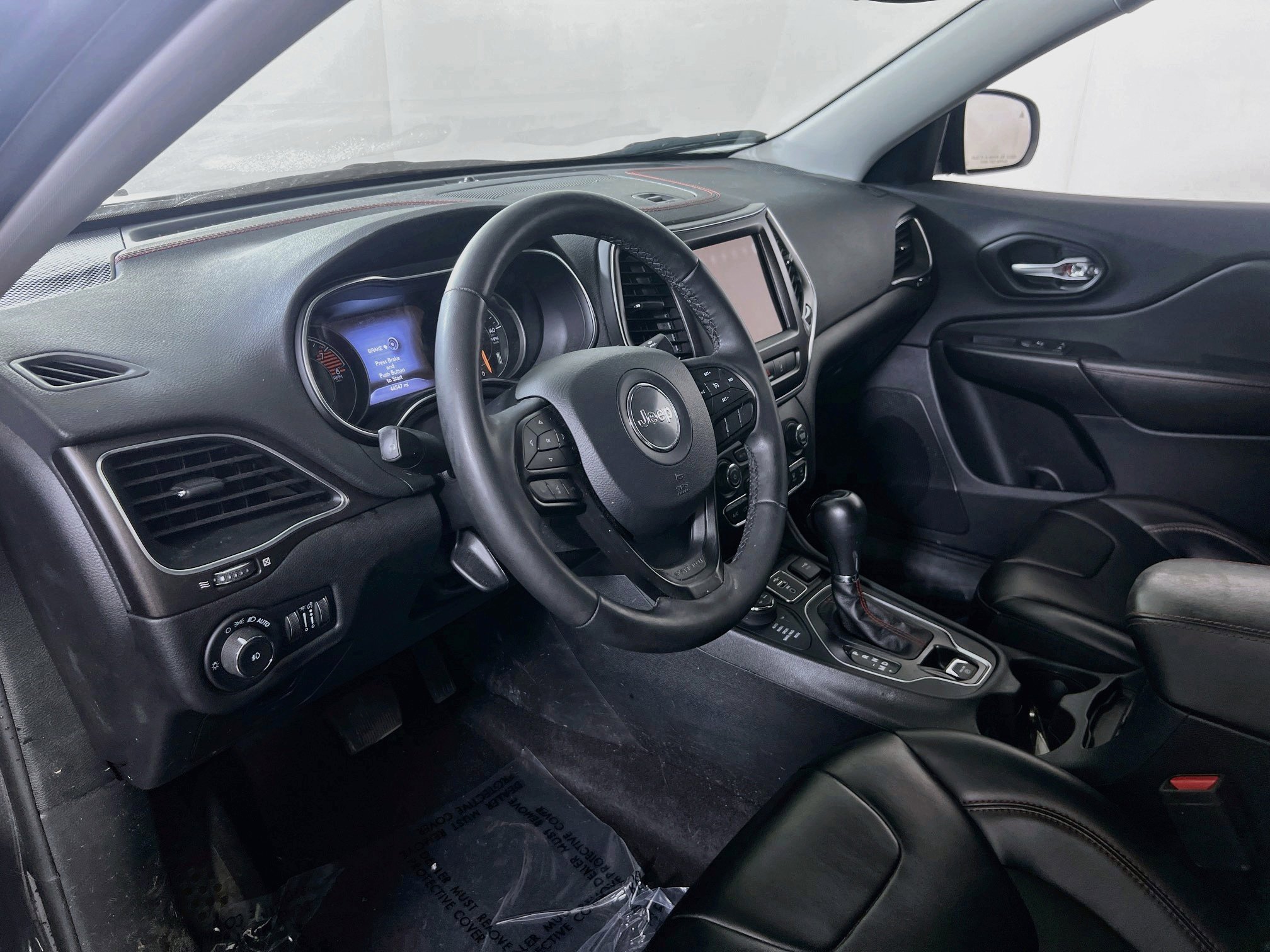 Used 2022 Jeep Cherokee Trailhawk image 9