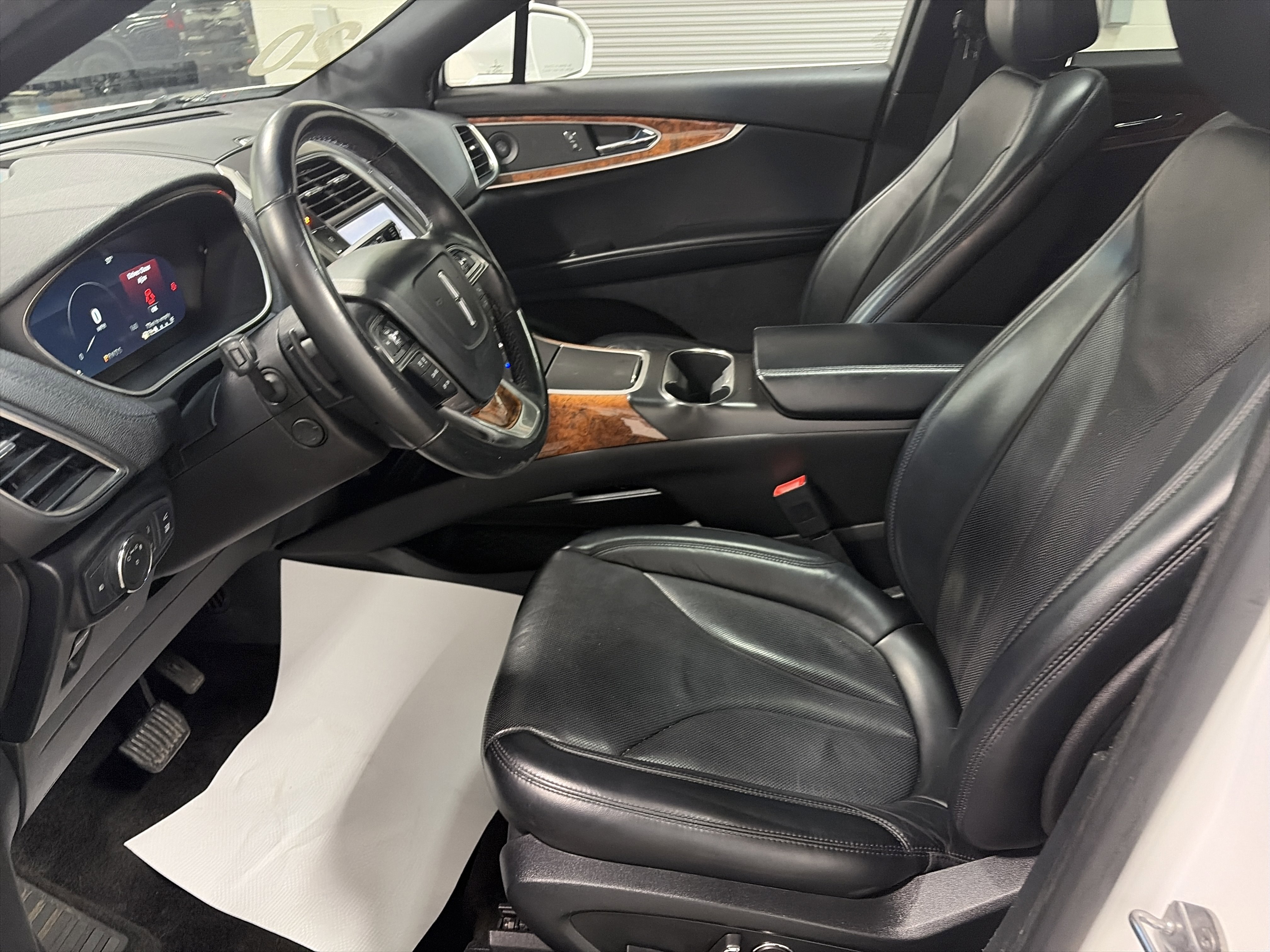 Used 2020 Lincoln Nautilus Reserve w/ Cargo Utility Package image 13