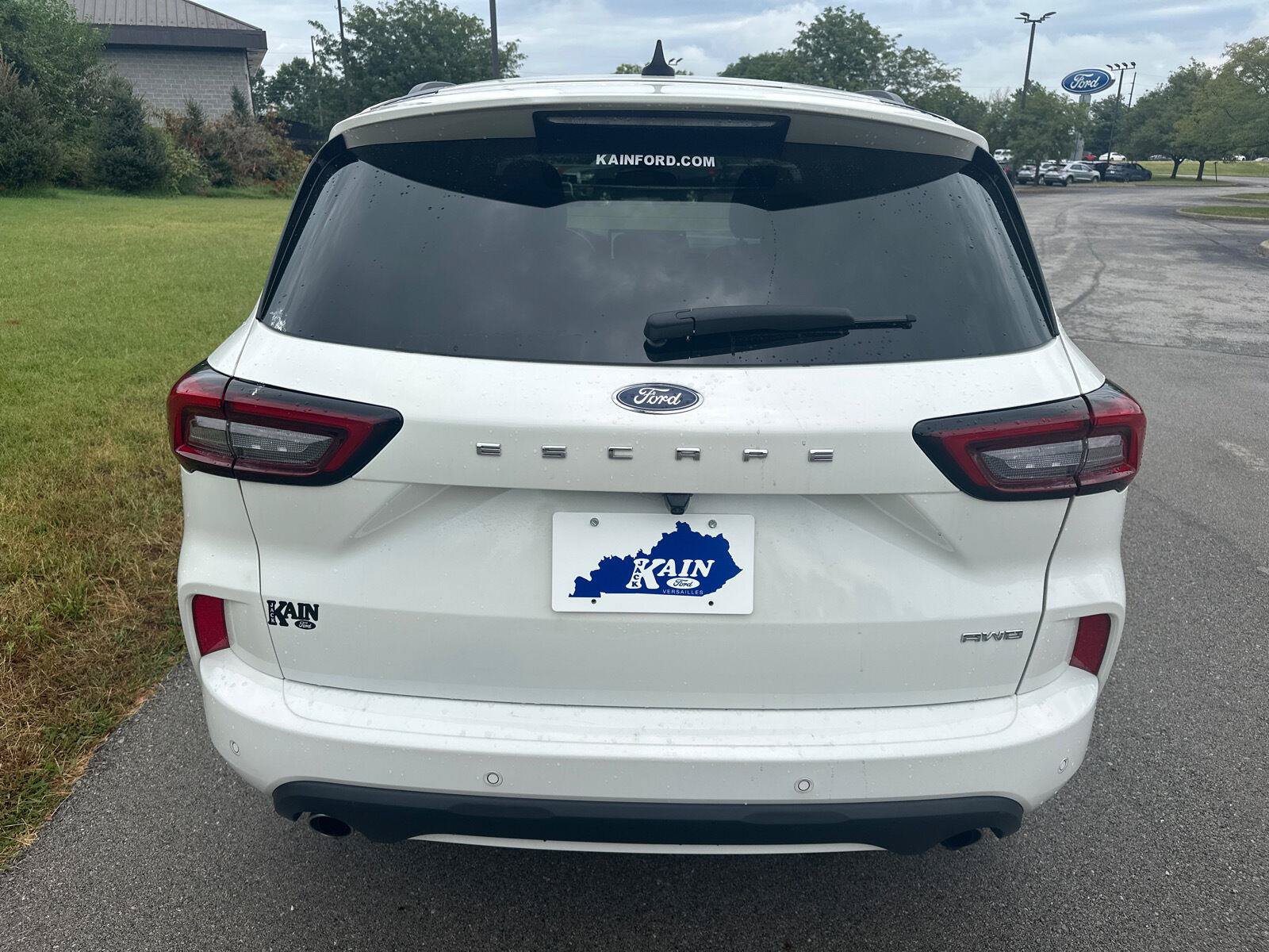 Used 2024 Ford Escape ST-Line w/ Tech Pack #1 AWD/4WD image 14
