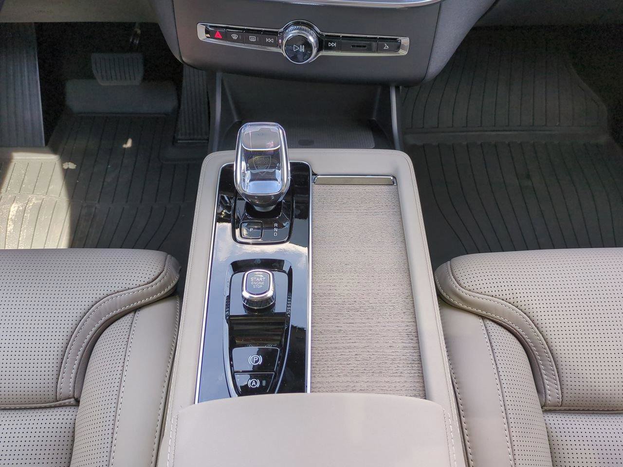 New 2026 Volvo XC90 B6 Ultra w/ Lounge Package image 17