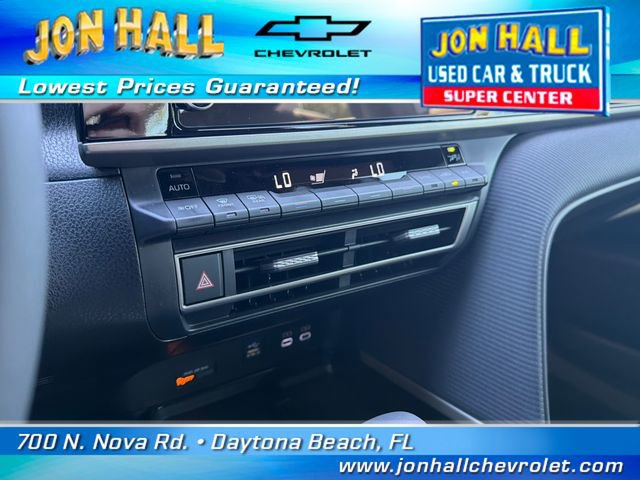 Used 2025 Toyota Camry SE image 19