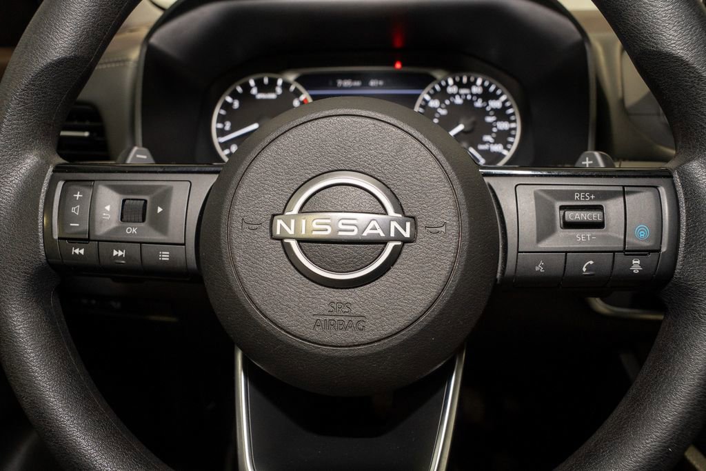 Used 2023 Nissan Rogue SV image 17