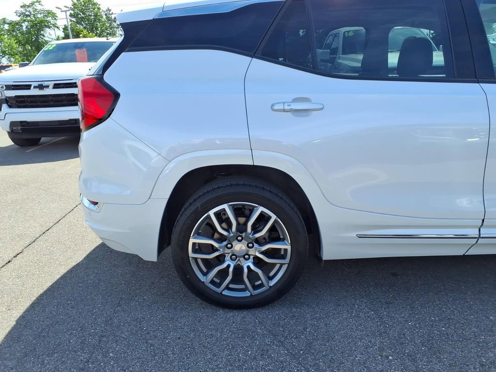 Used 2023 GMC Terrain Denali w/ Denali Premium Package AWD/4WD image 27